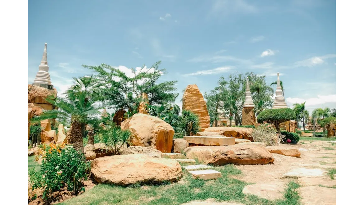 <p>Archways and Awe: Chatting Garden Design with Riley</p>