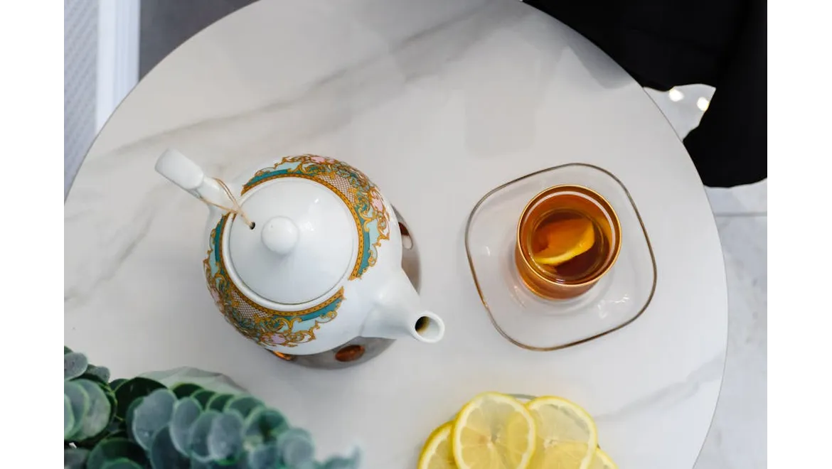 <p>Scones, Sunshine and Seasonal Cheer: An Afternoon Tea Revelation!</p>