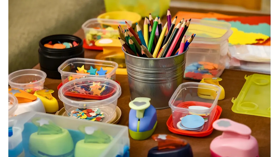 <p>Jingle Bells and Sticky Fingers: Christmas Craft Party Success!</p>