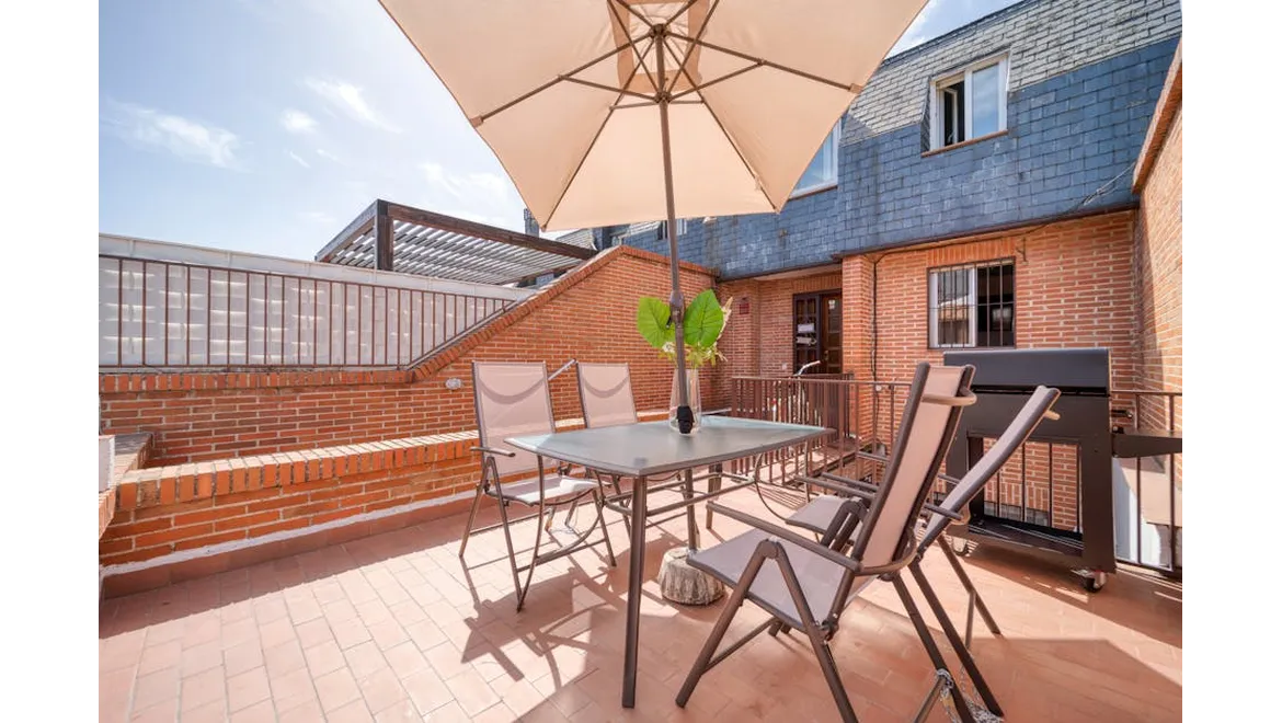 <p>Crafting a Classic English Patio: A Chat with Matthew About Stone, Style & Sweat Equity!</p>