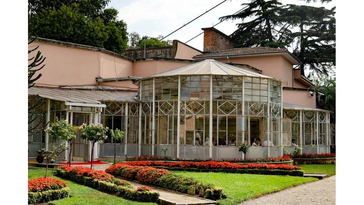 <p>Decoding Listed Building Consent: Orangeries & Outbuildings</p>