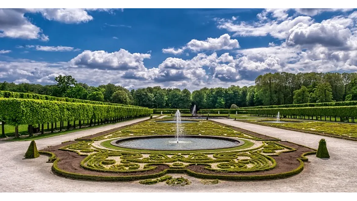 <p>Pruning Secrets Revealed: Georgina’s Guide to a Stunning UK Garden</p>
